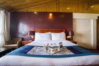 Hotel Oyo Premium Mall Road Near Raj Bhavan Darjeeling 3*