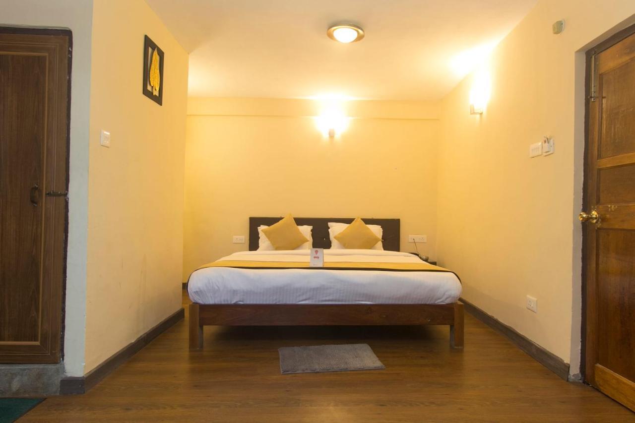 Oyo 9454 Golden Leaf Hotel 3*