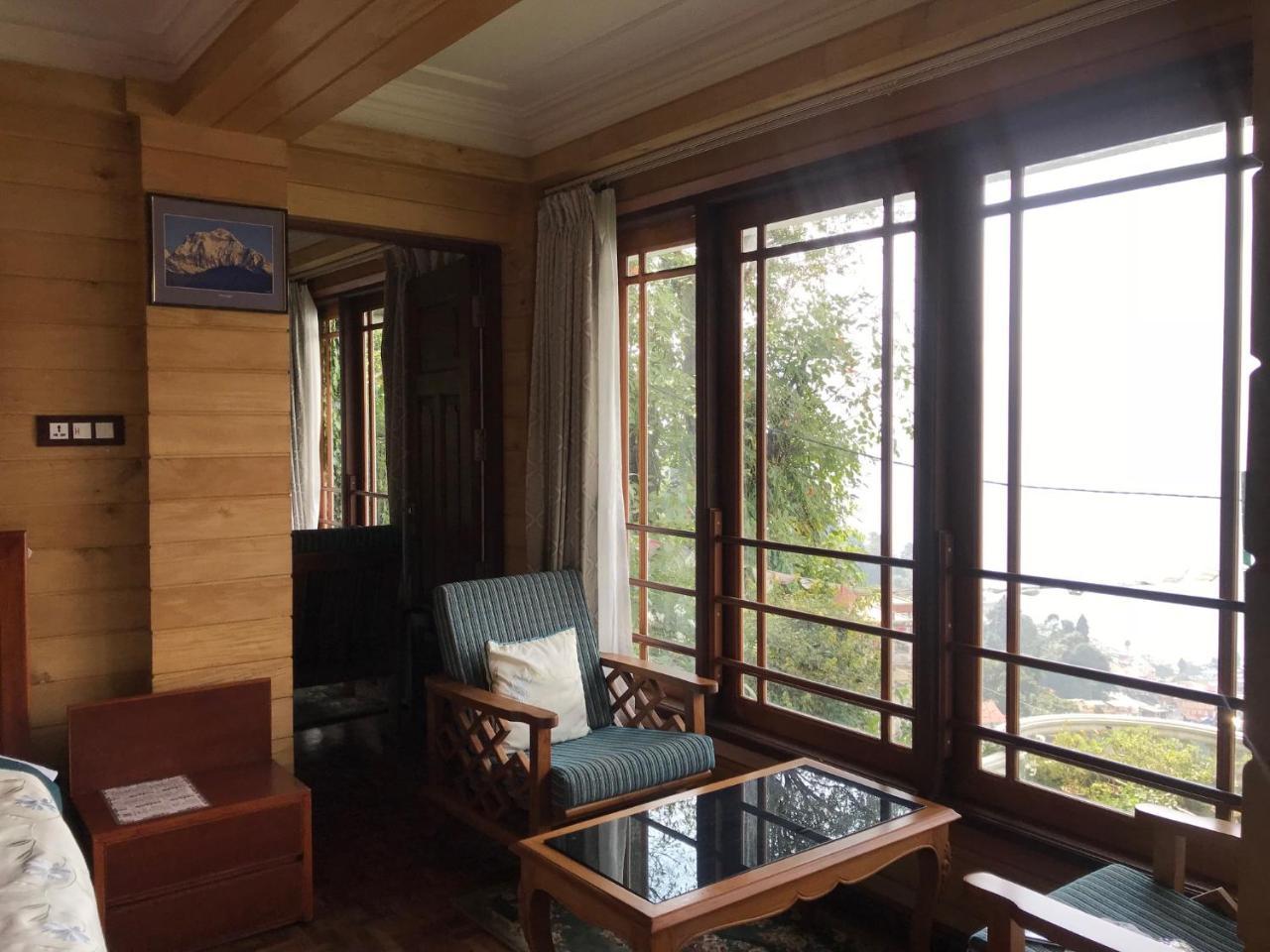 Hotel Dekeling At Hawk's Nest Darjeeling (West Bengal)