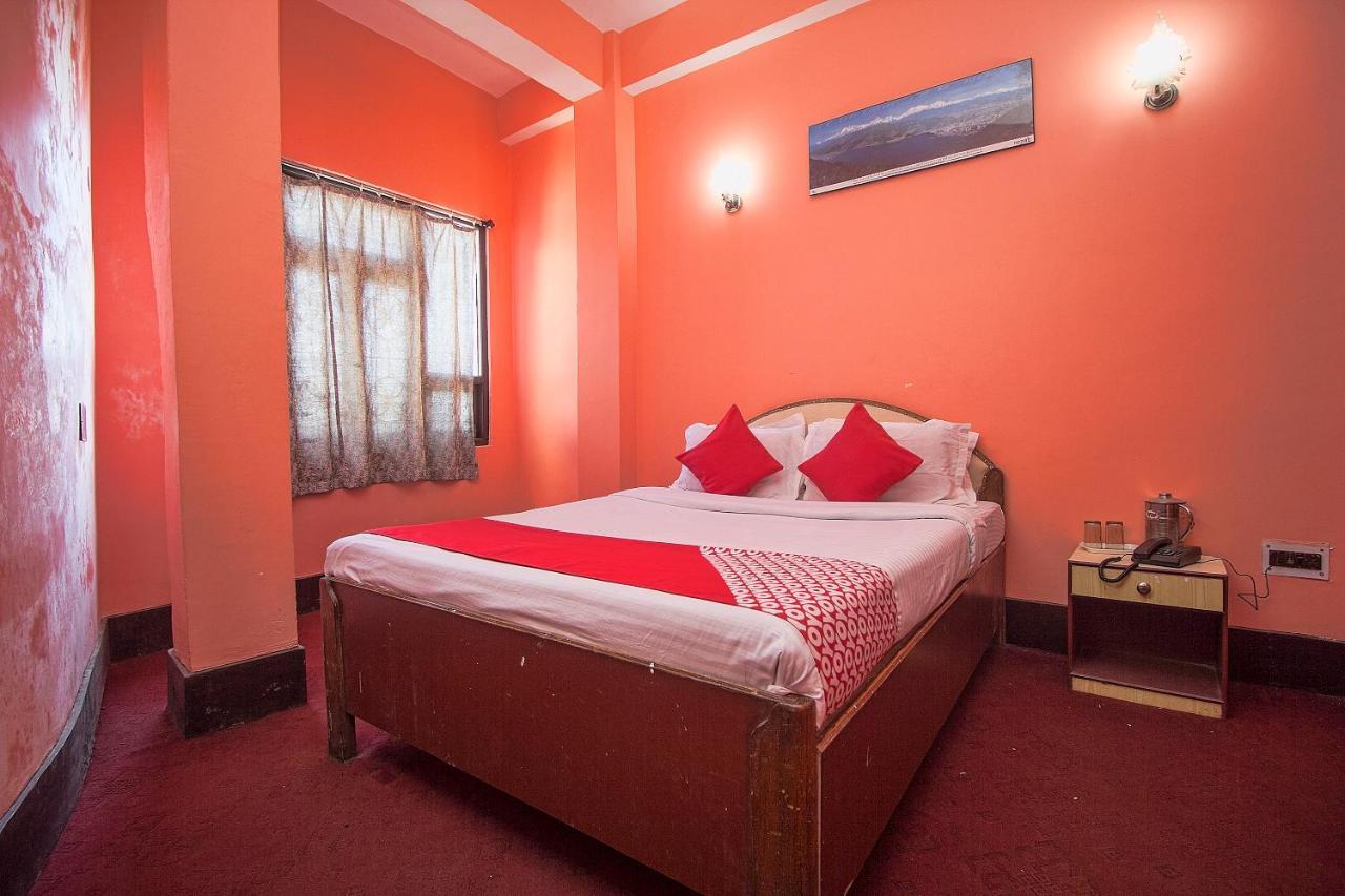 Oyo 23546 Pushpak Hotel
