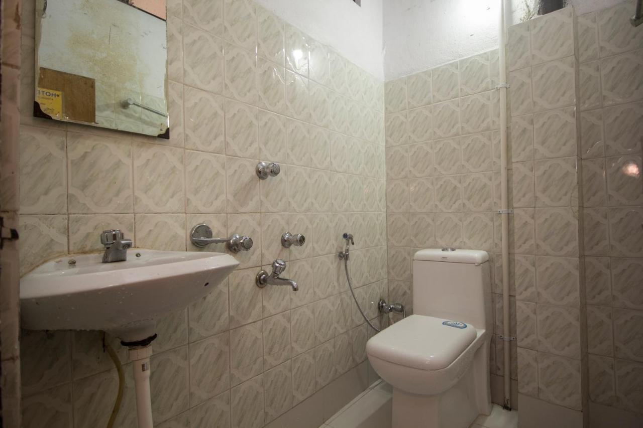 Oyo 23546 Pushpak Hotel
