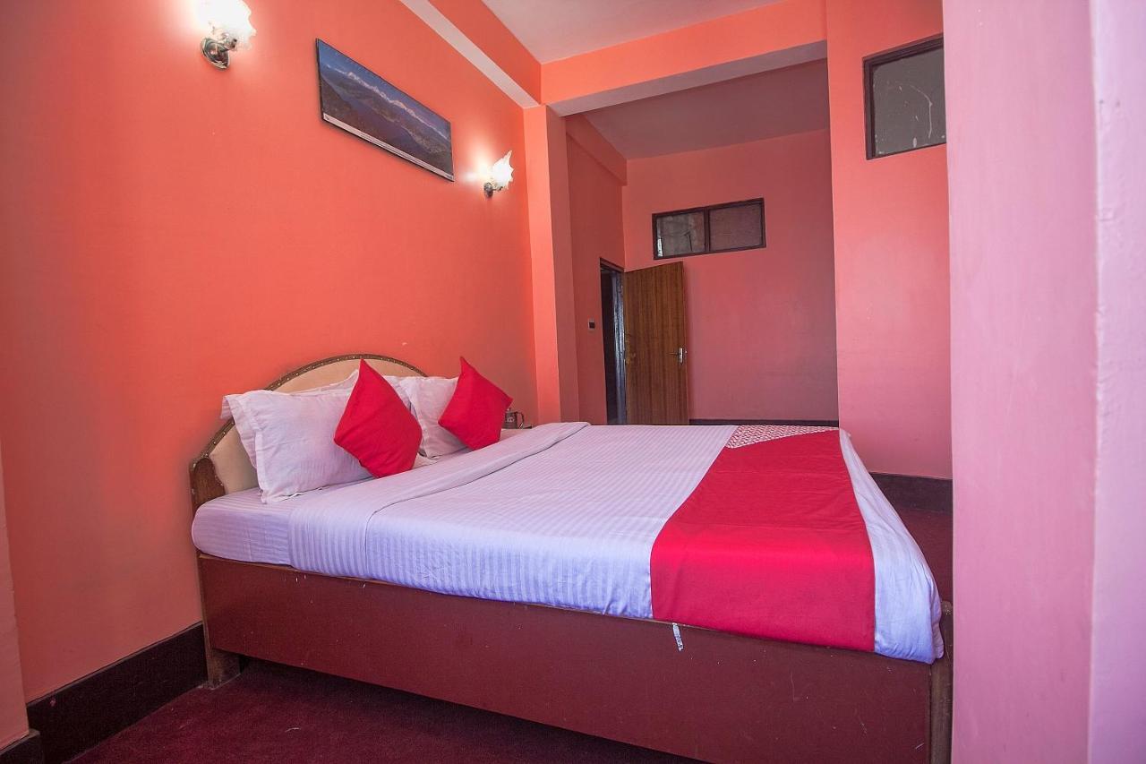 Oyo 23546 Pushpak Hotel 3*