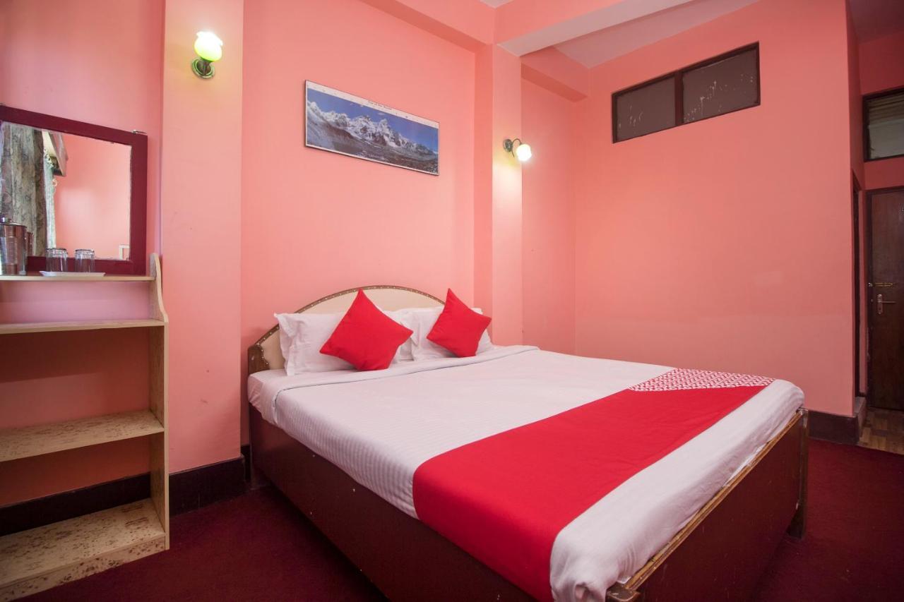 Oyo 23546 Pushpak Hotel
