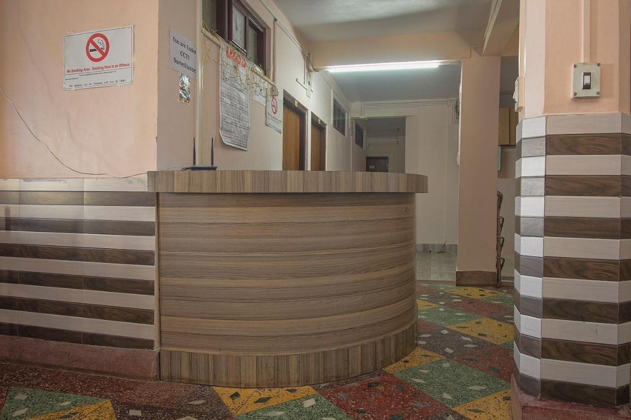 Hotel Oyo 23546 Pushpak 3*