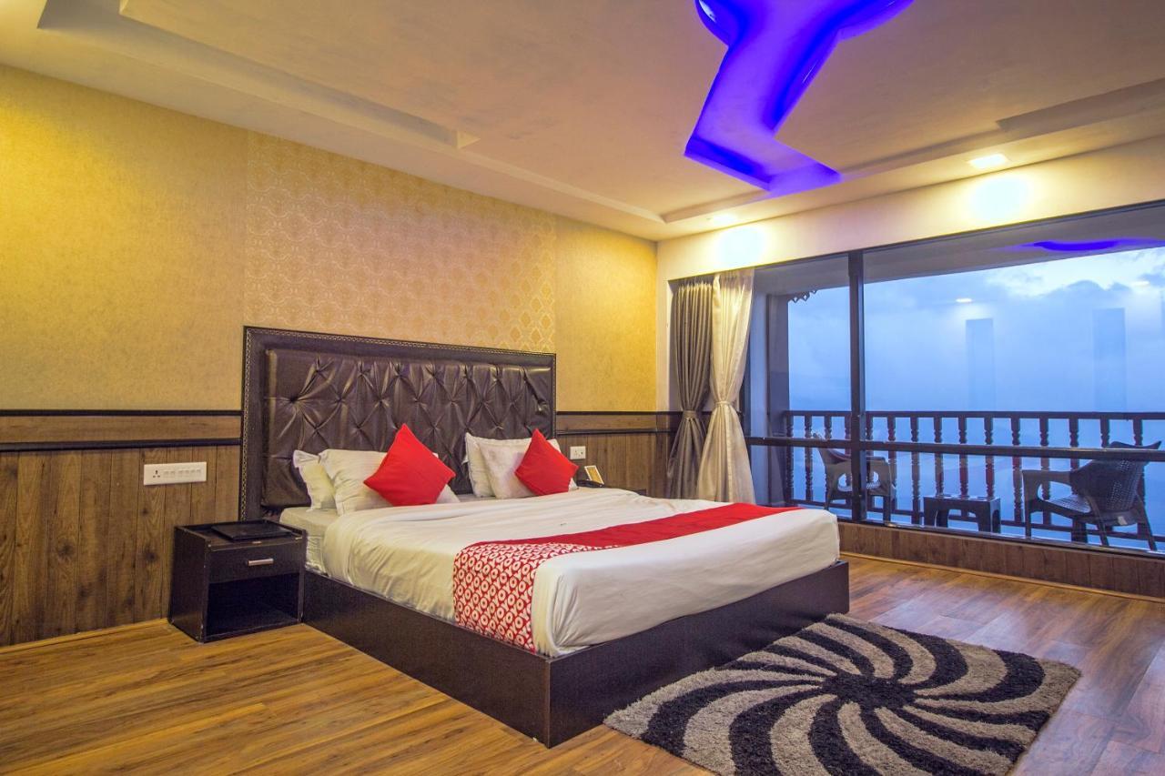 Capital O 22215 Sian & Hotel 3*