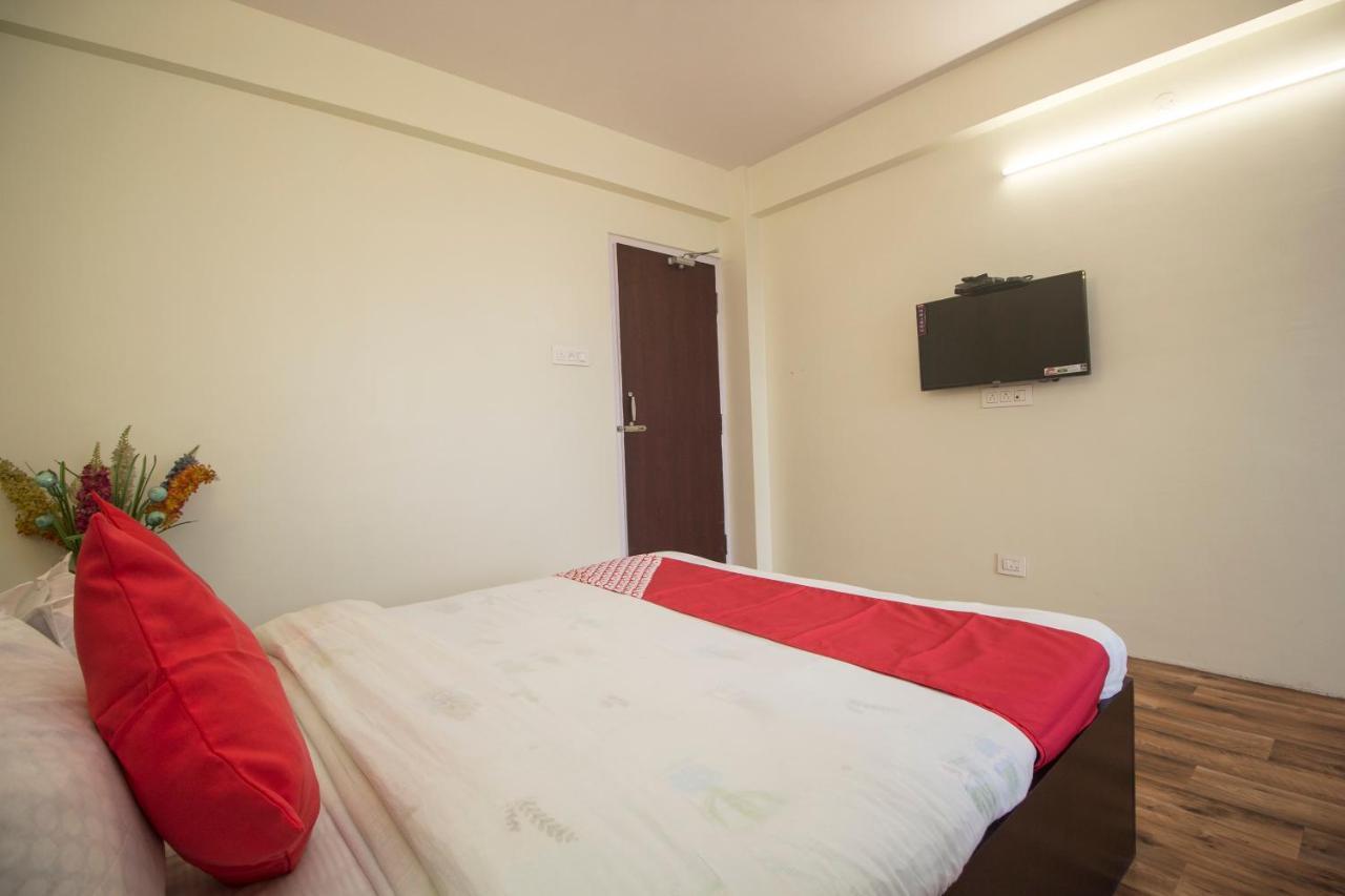 Oyo 18536 Batasia Hotel Darjeeling (West Bengal)