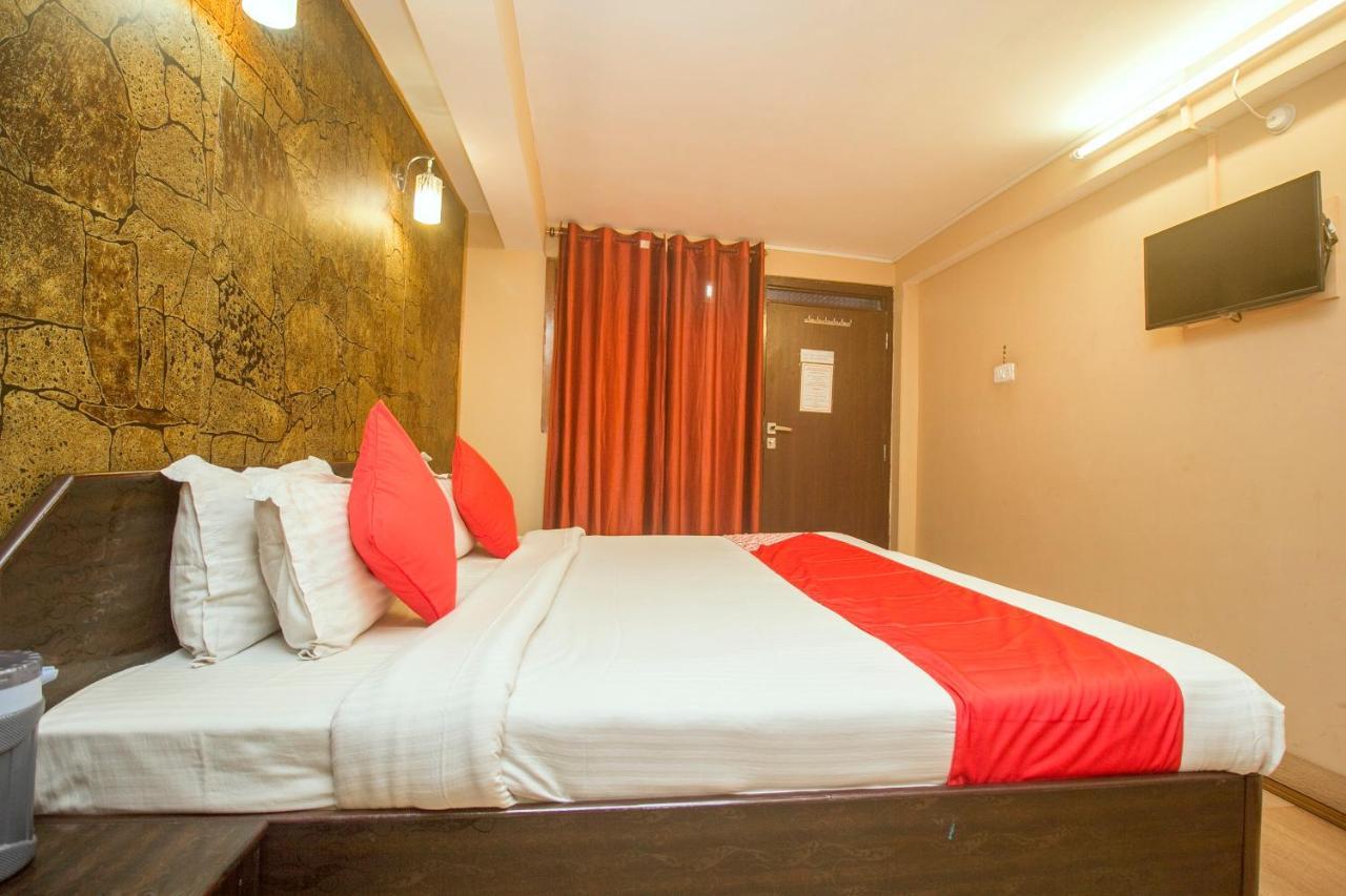 Hotel Oyo 3875 Everest Glory