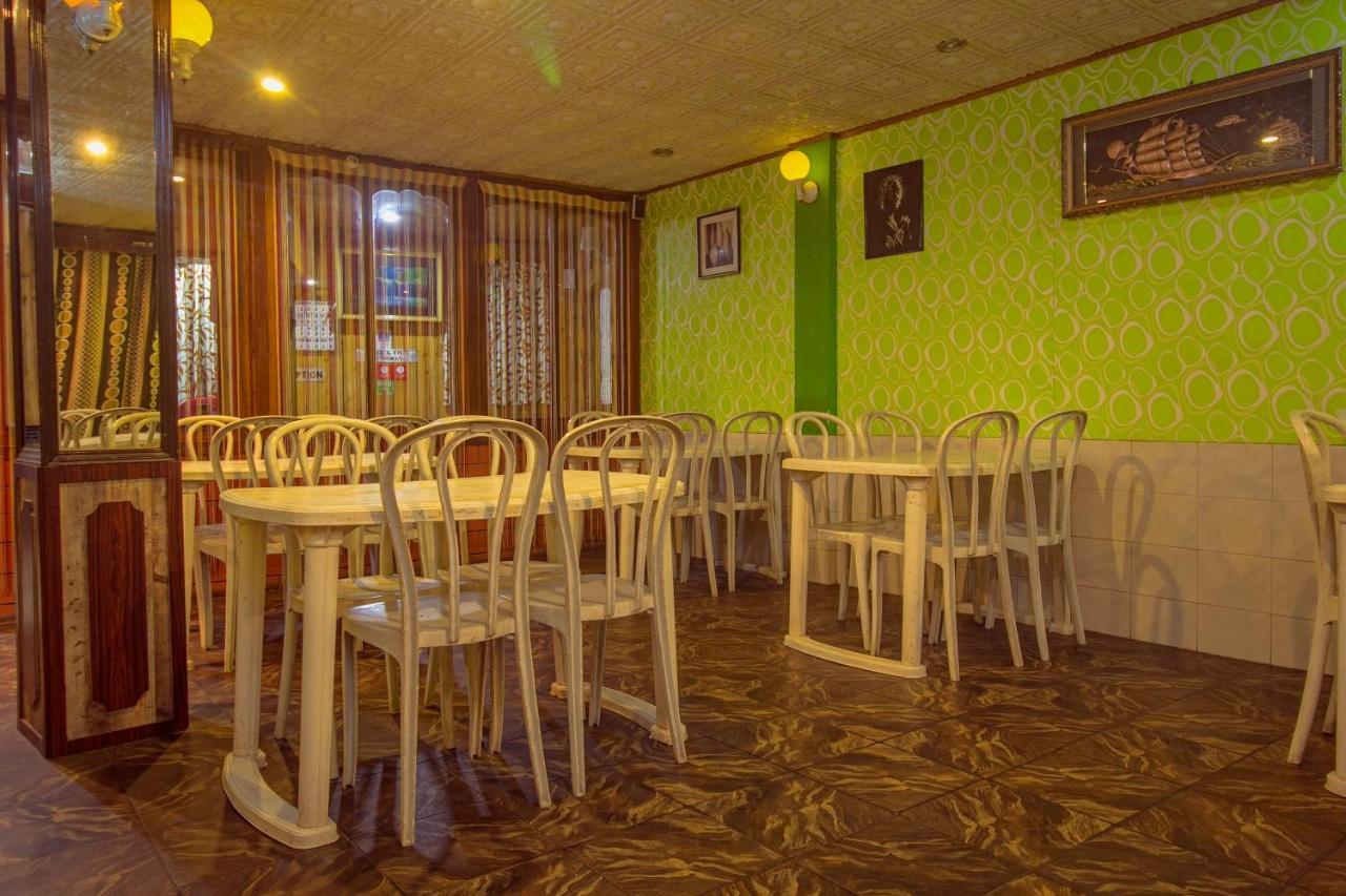 Oyo 3875 Everest Glory Hotel 3*