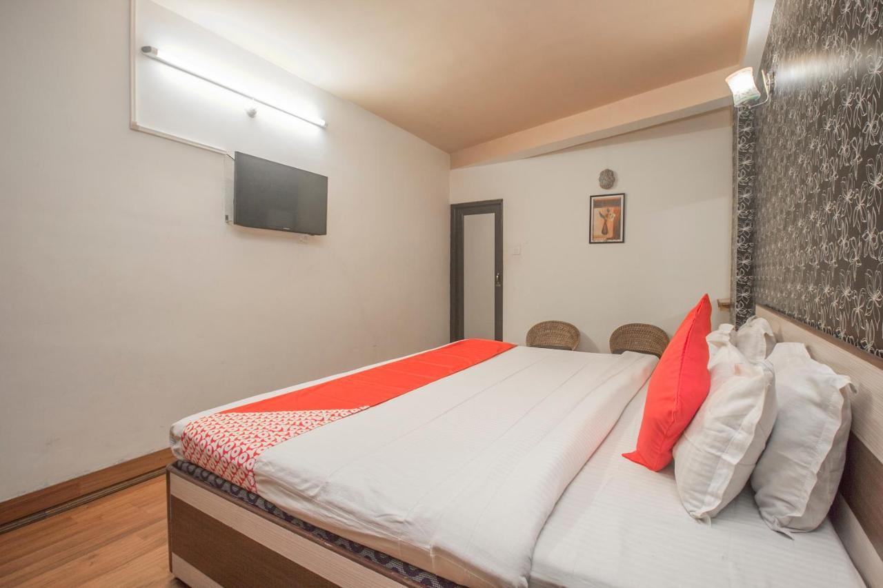 Hotel Oyo 3875 Everest Glory