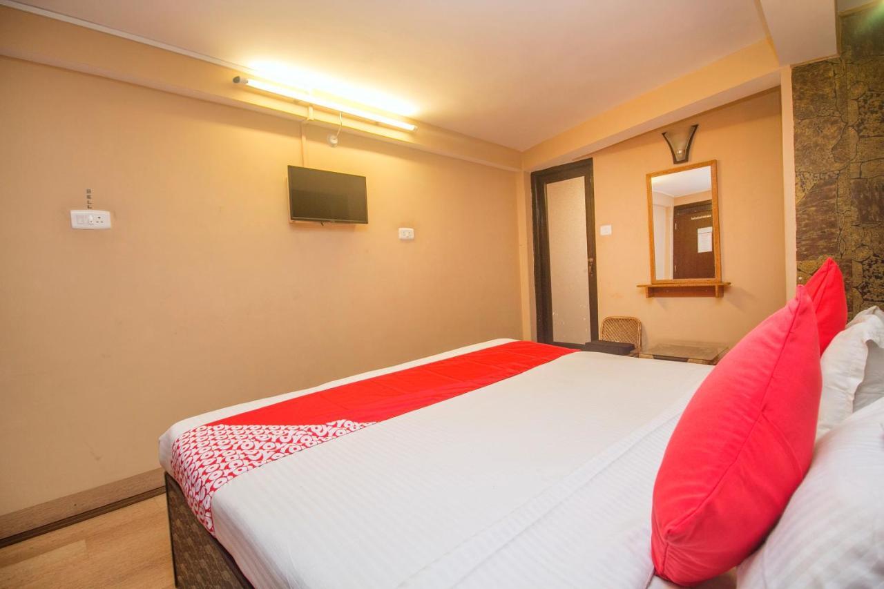 Hotel Oyo 3875 Everest Glory