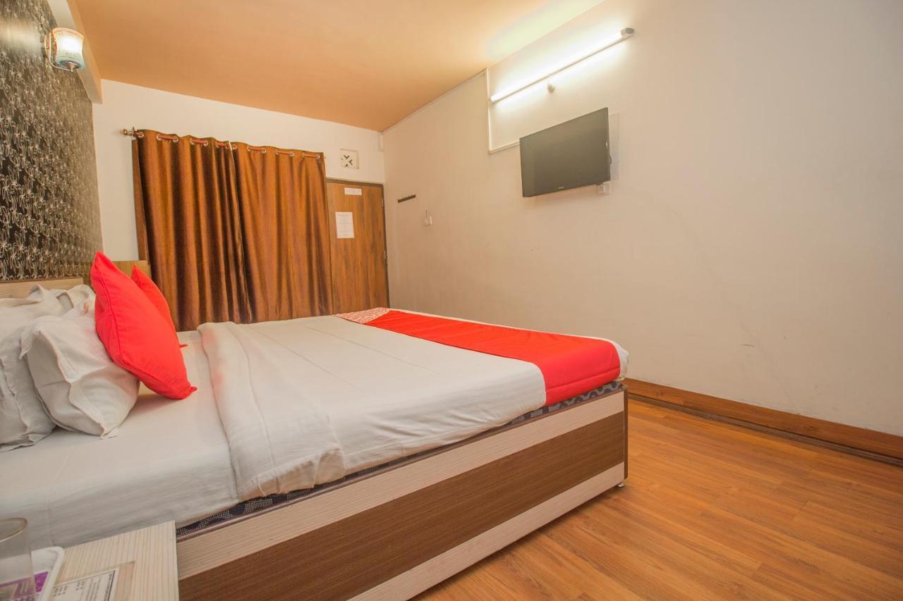 Hotel Oyo 3875 Everest Glory