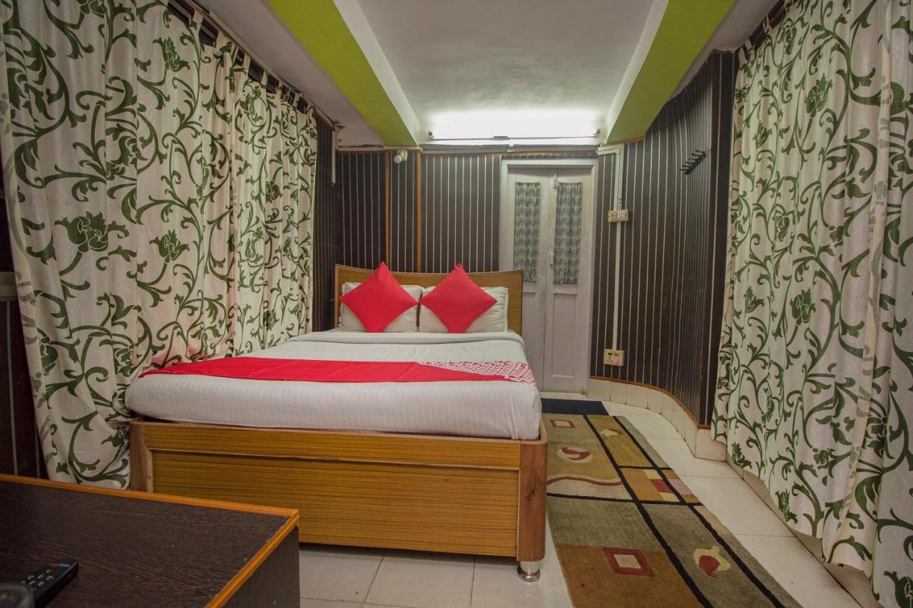 Hotel Oyo 3875 Everest Glory