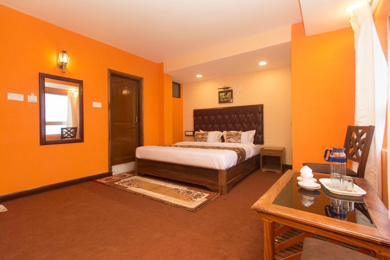 Hotel Oyo 12370 Royal Sarava
