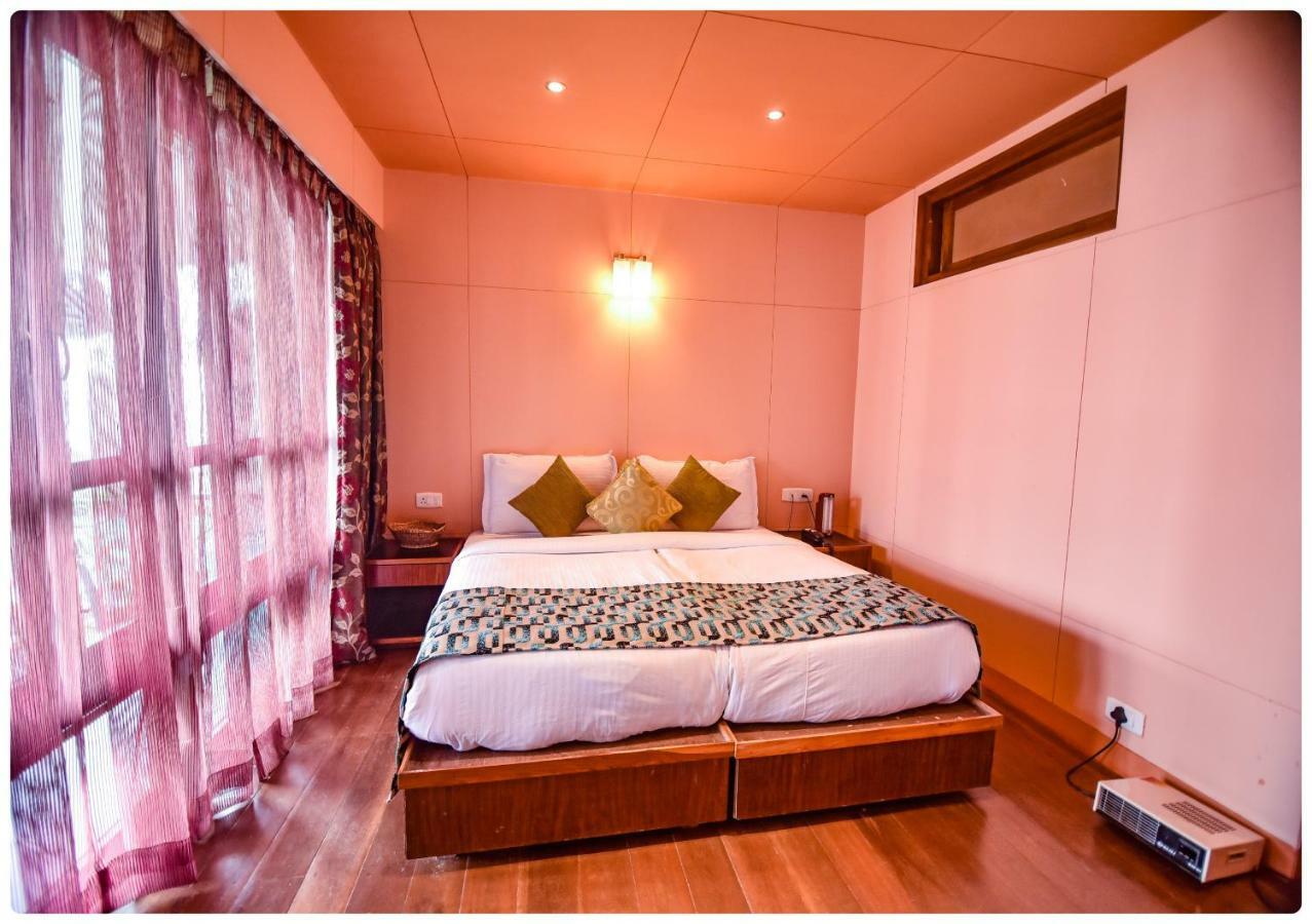Cedar Hotel 4*