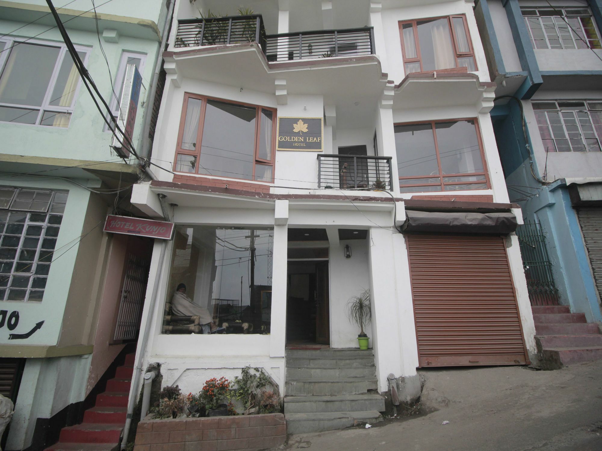 Oyo 9454 Golden Leaf 3*