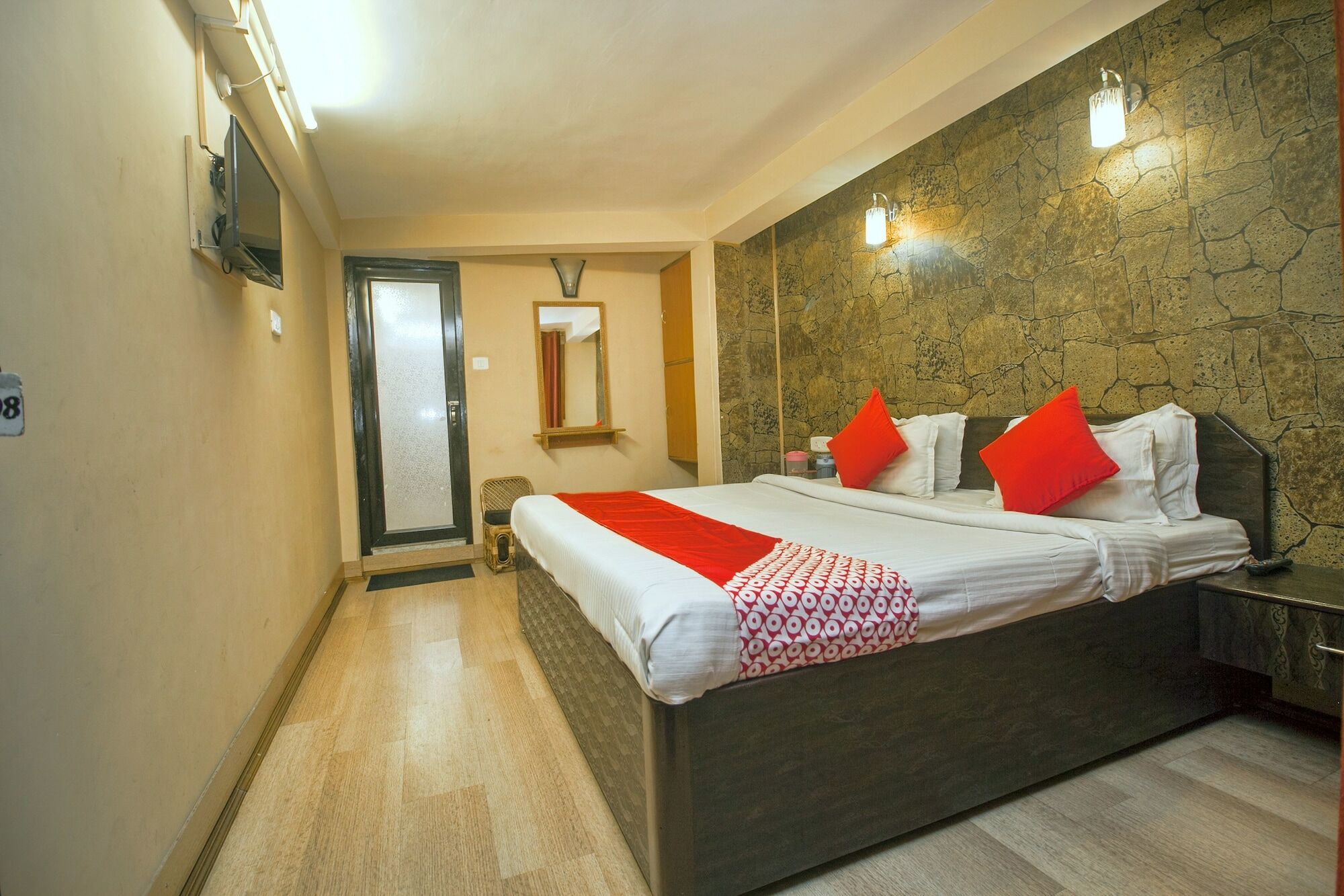 Oyo 3875 Everest Glory Hotel