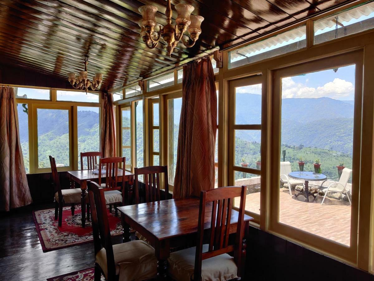 Resort Singtom Tea Estate & 4*