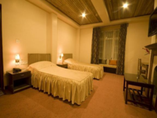 Everest Hotel 2*