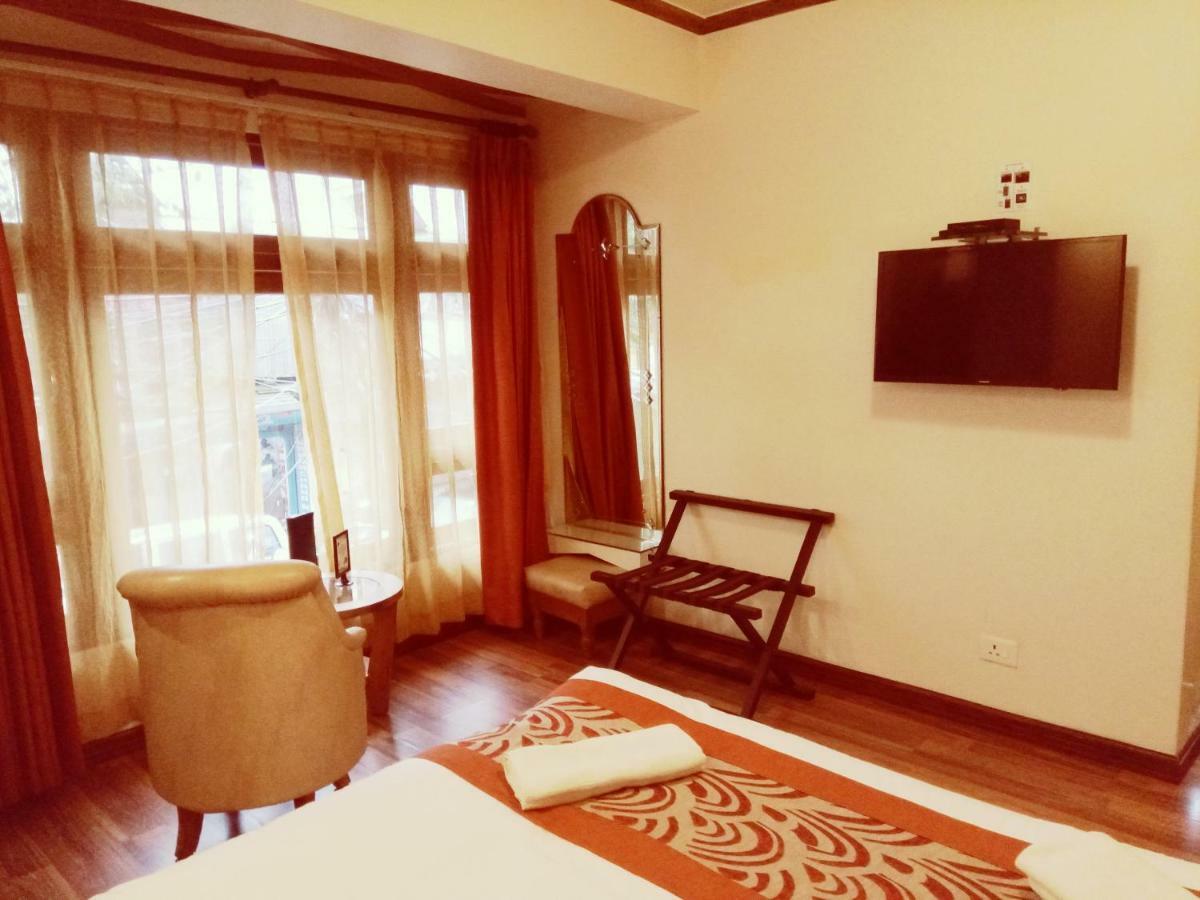 Omega Residency