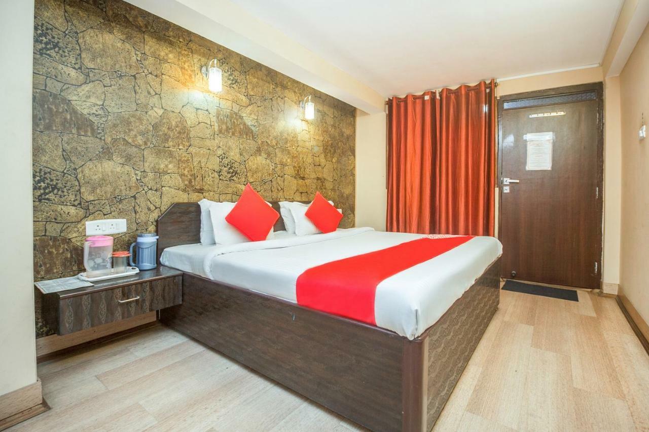Oyo 3875 Everest Glory Hotel