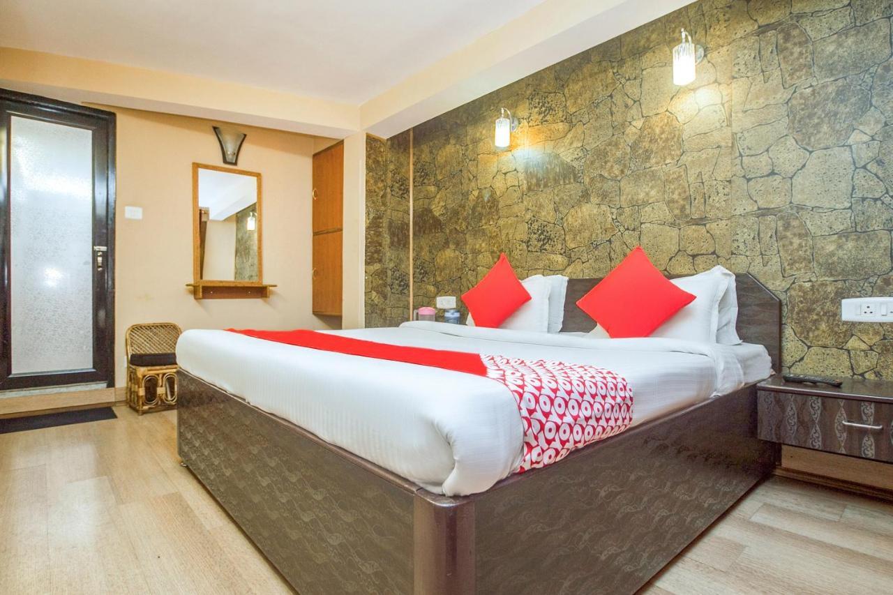 Oyo 3875 Everest Glory Hotel