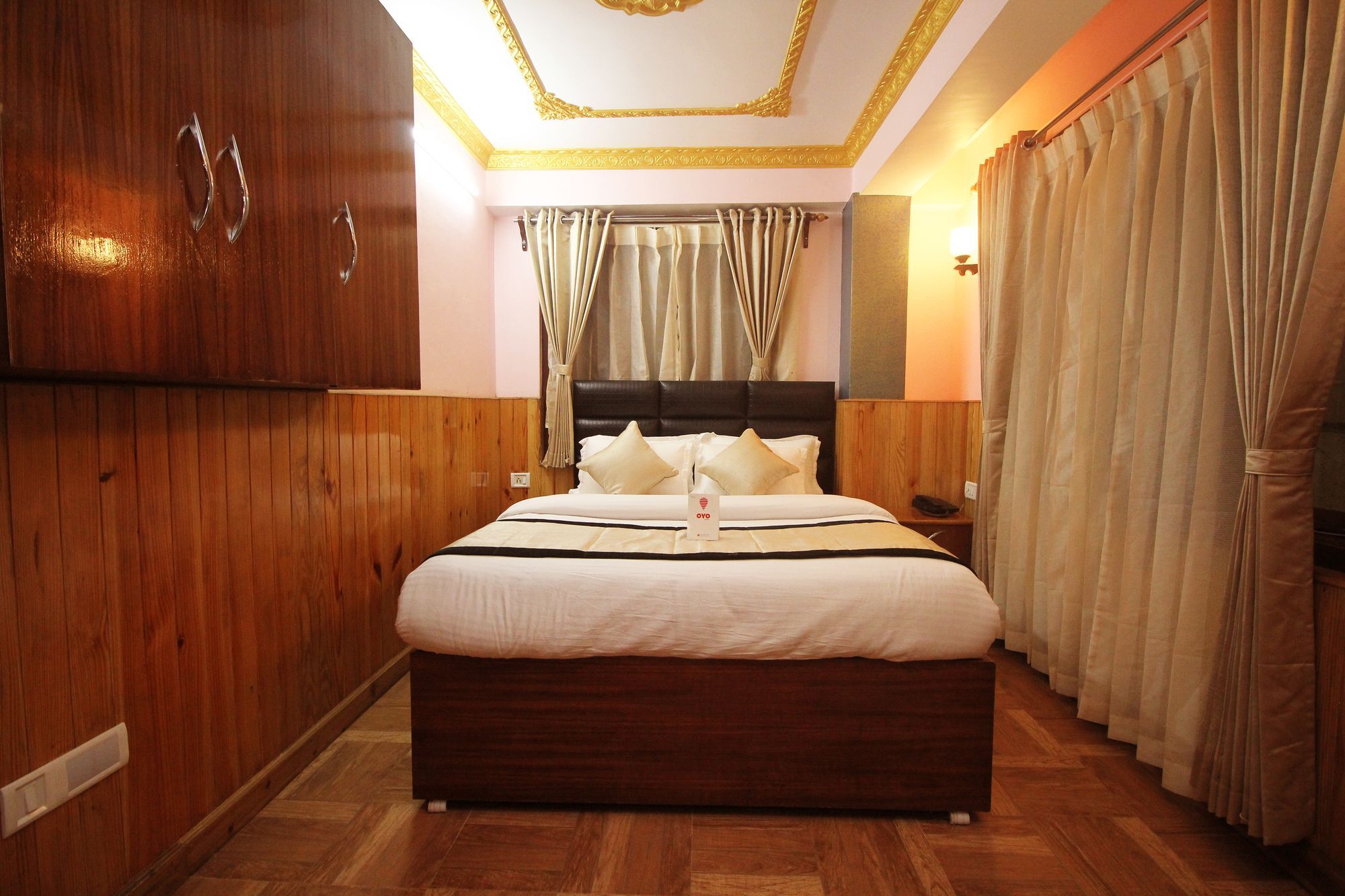 Oyo 8186 Mount Royale Hotel