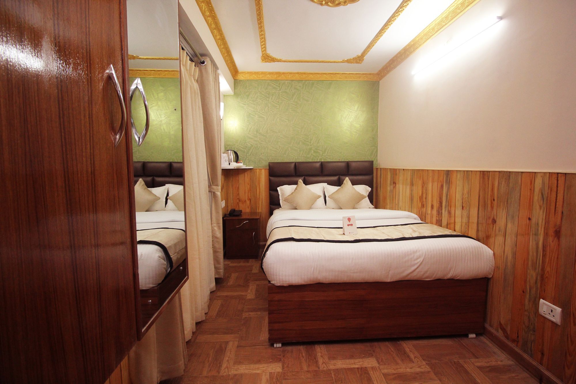 Hotel Oyo 8186 Mount Royale 2*