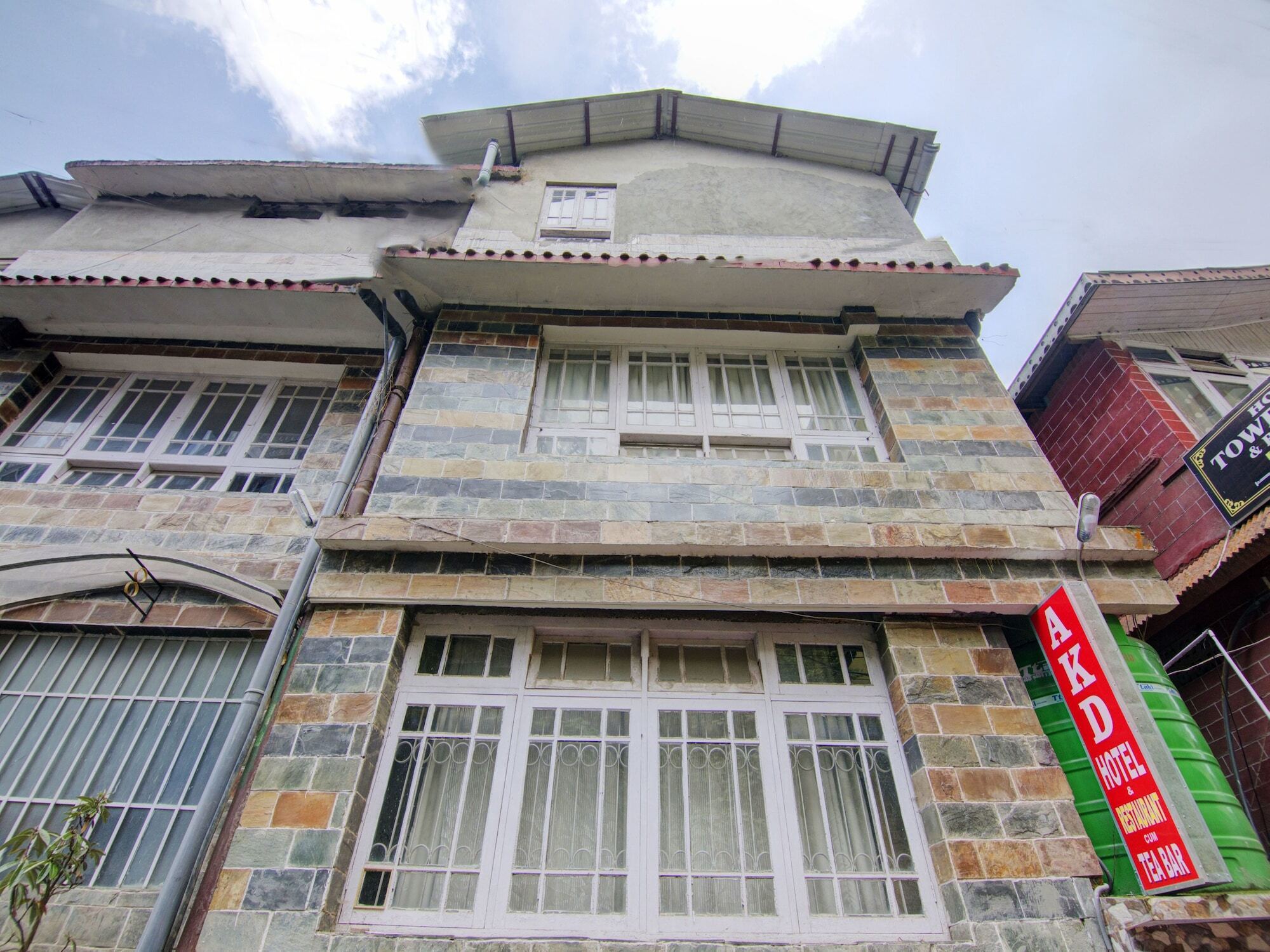 Oyo 13844 Akd Hotel