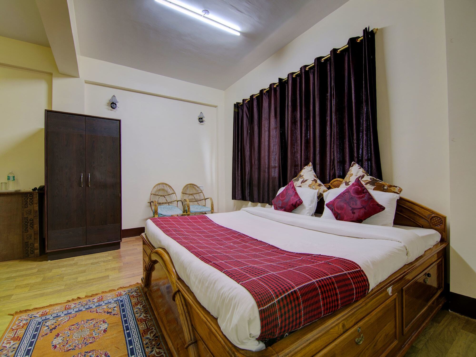 Hotel Oyo 13844 Akd