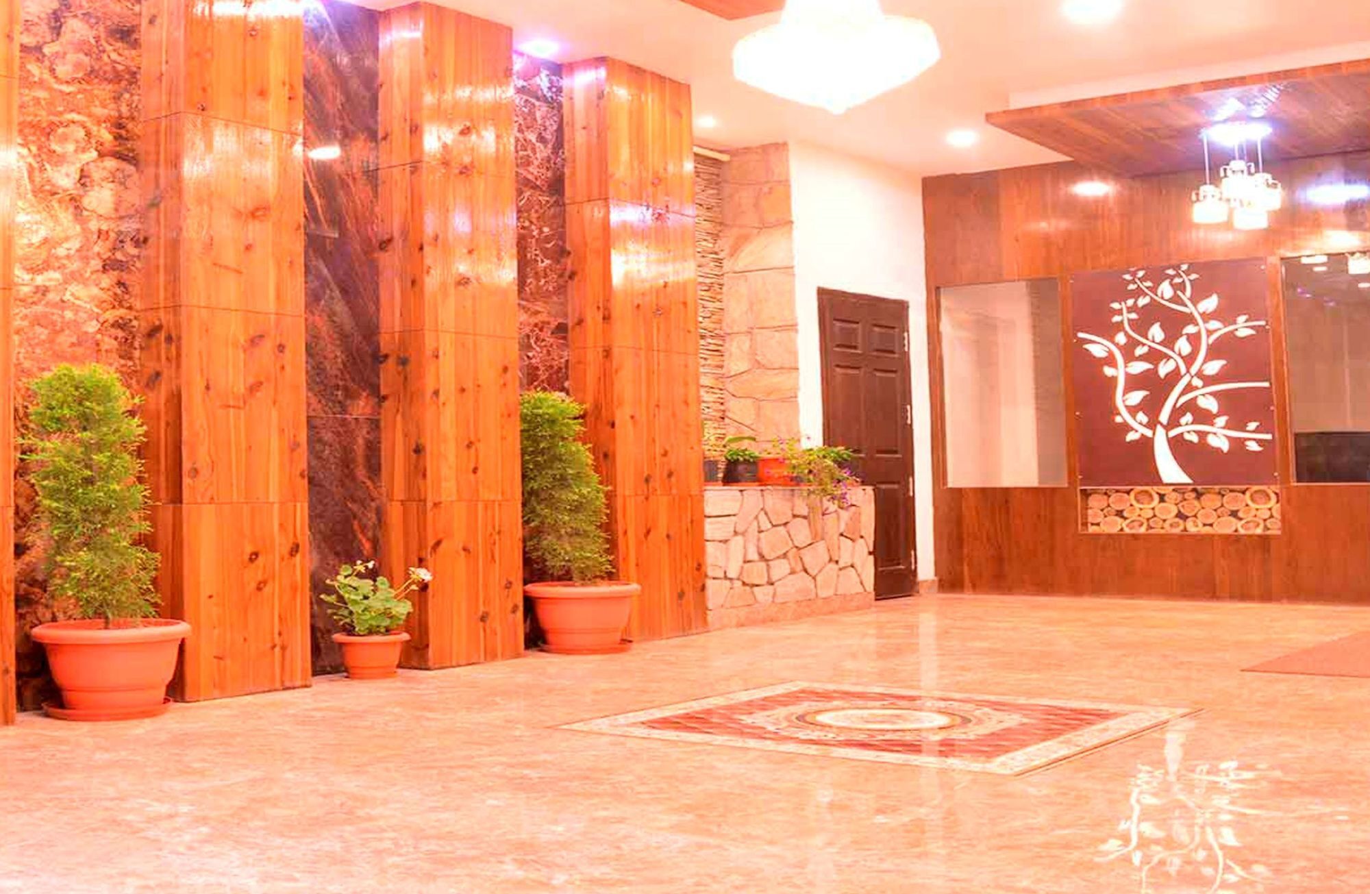 Hotel Pink Mountain 4*