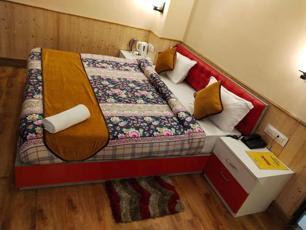 Mahayana, Darjeeling Hotel