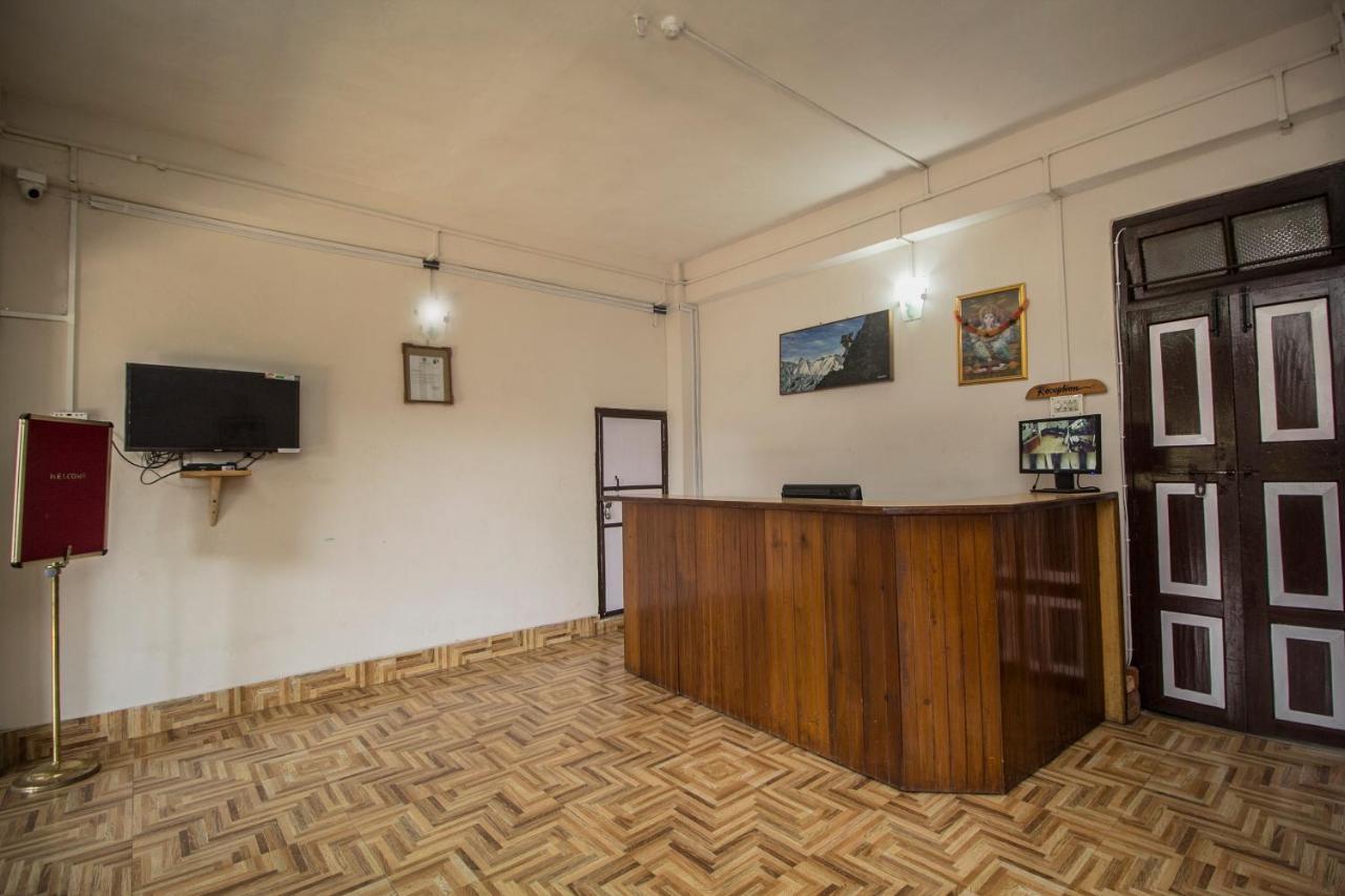 Hotel Oyo 6519 Batasia Loop 3*