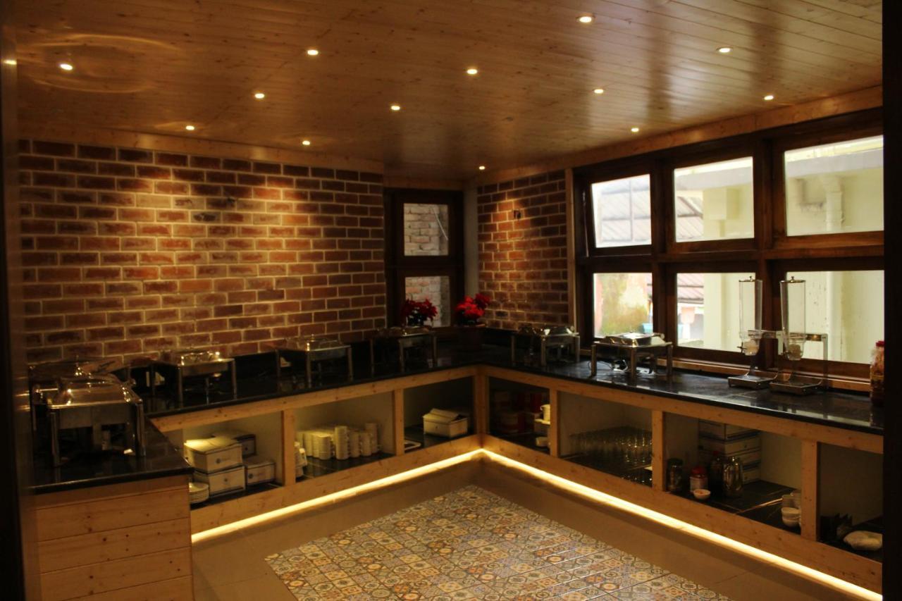 Sanderling Residency & Hotel *