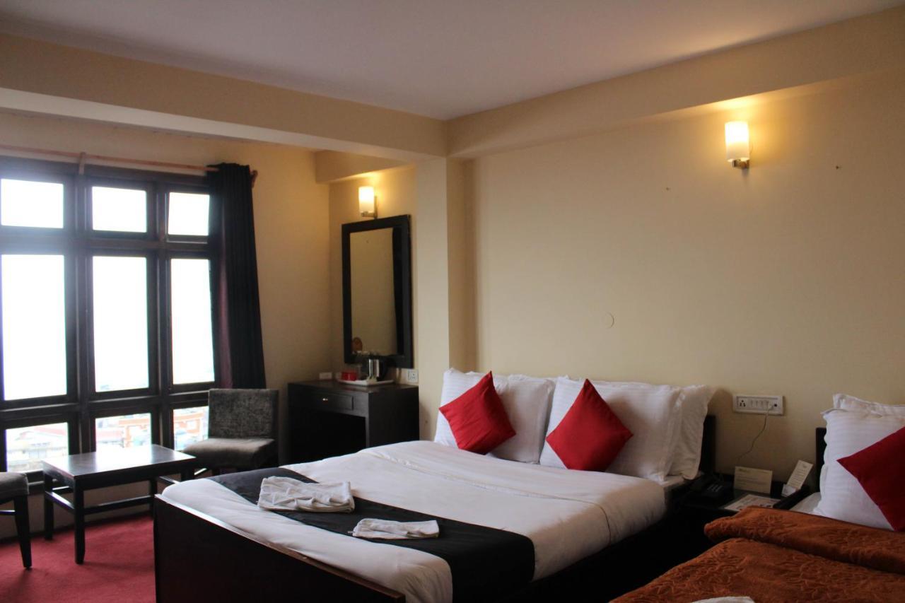 Sanderling Residency & * Darjeeling (West Bengal)