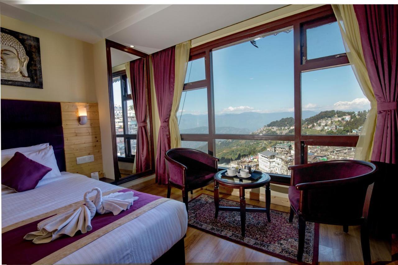 Sumitel Darjeeling Hotel 4*
