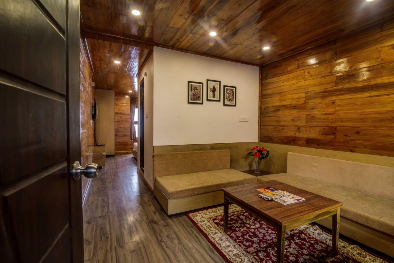 Silver Star Boutique By Sumi Yashshree 3*