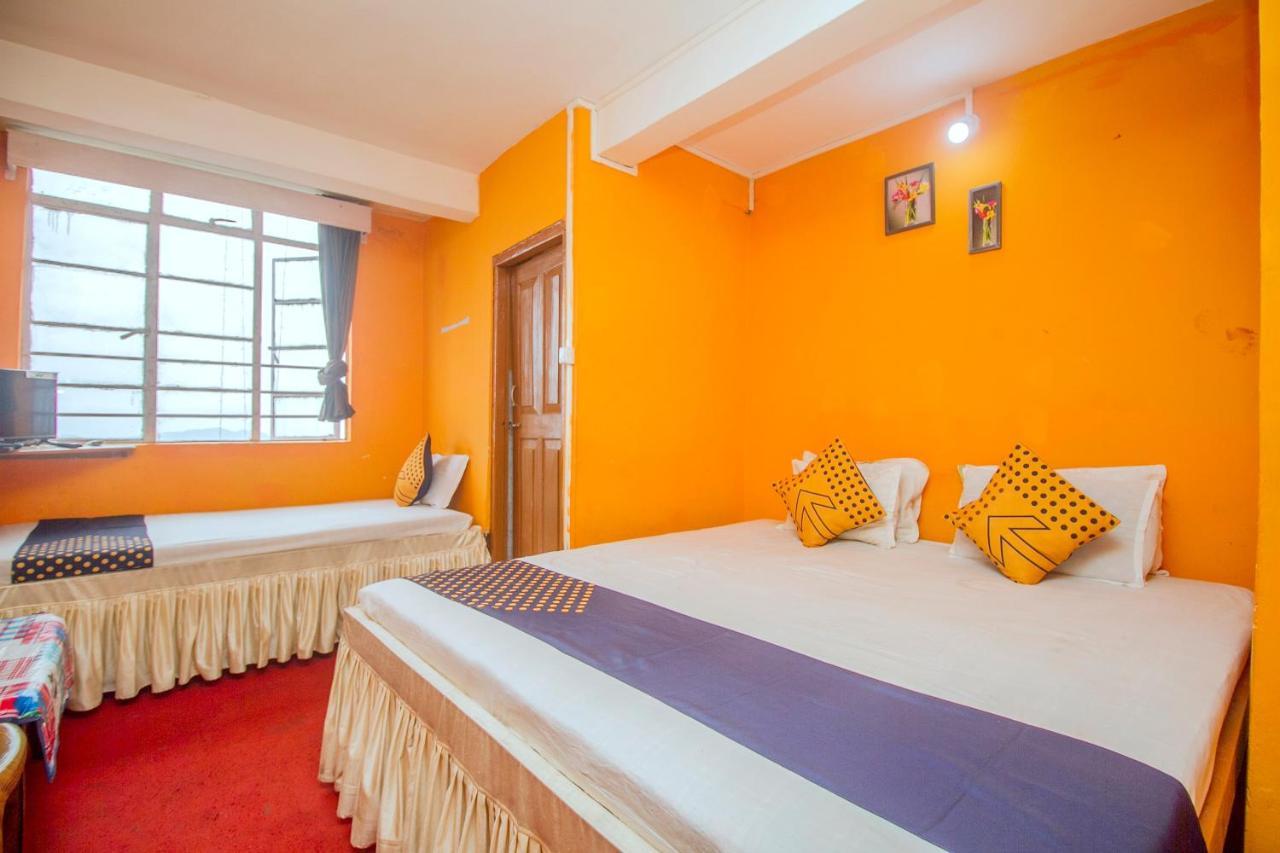 Spot On 66810 Girija Hotel