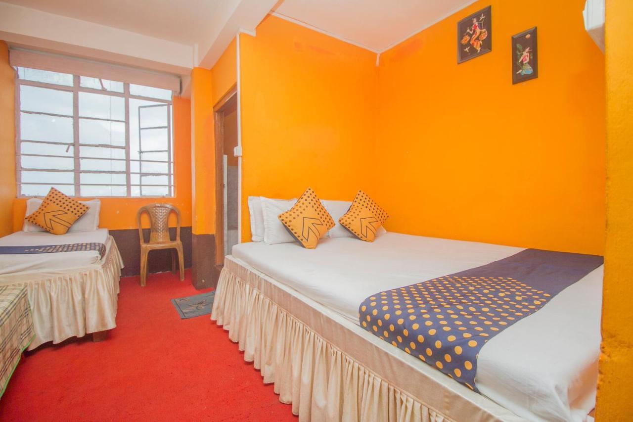 Spot On 66810 Girija Hotel
