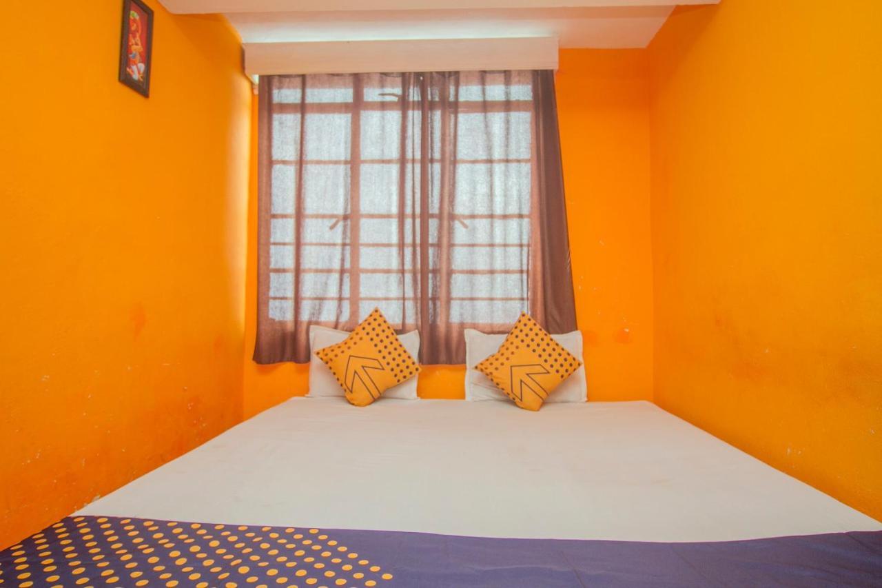 Spot On 66810 Girija 3* Darjeeling (West Bengal)