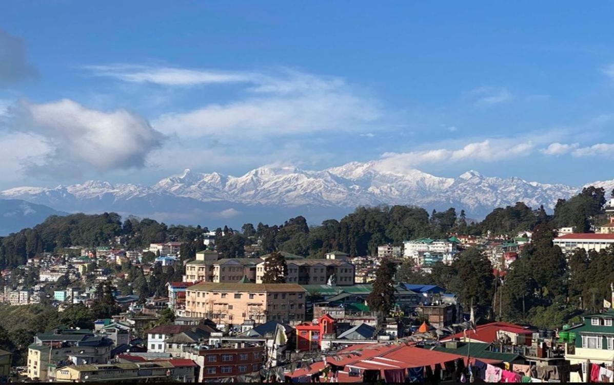 Mahayana, Darjeeling 3*